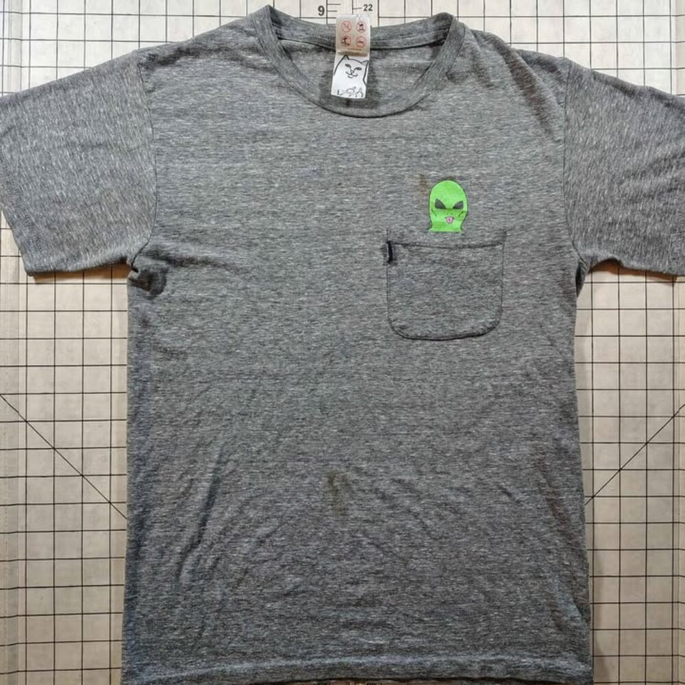 Men's Grey Funny Alien Pocket T-Shirt